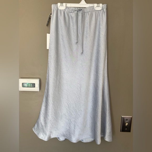 NWT ARITZIA x WILFRED Piano Skirt in Sterling Blue Size XS - Picture 4 of 13